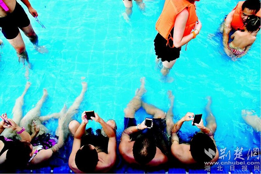 ڱ̲ʎһڵ^(li)f(shu)˕r(sh)˿Բx_(ki)Լ֙CӾ^Hˮ(l )@|L(chng)ϡһ߅(zh)ˮһ߅ˢ֙Cһ؄eL(fng)Ȼo֙CҲˡӾ¡͸ķˮ֙C@ǝ߅вˮ֙CҲcԼӰxD飺DӾһSˮ(zh)֙C